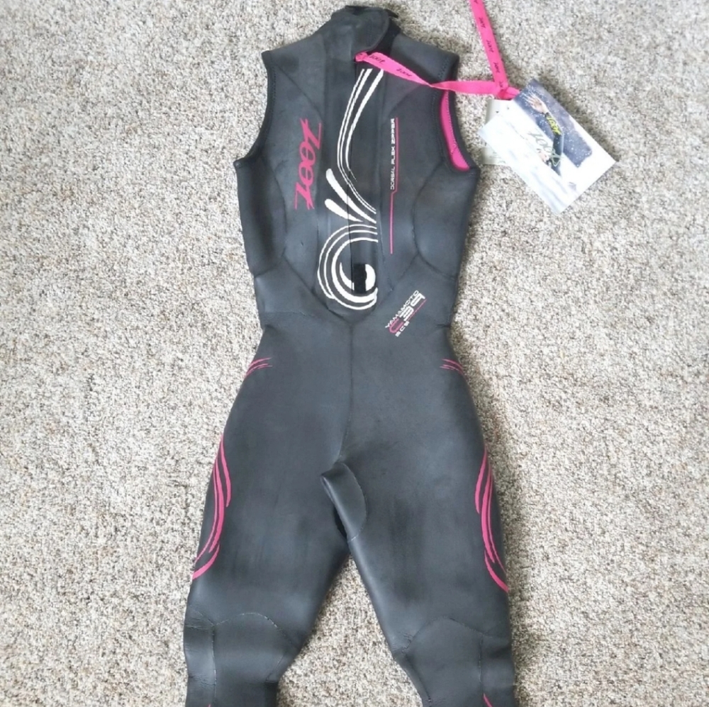 Zoot Women's Black and Pink Wetsuit - Picture 5 of 7